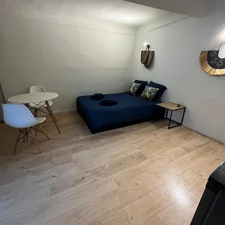 Parenthèse Dans La Cité Des Potiers * Vallauris