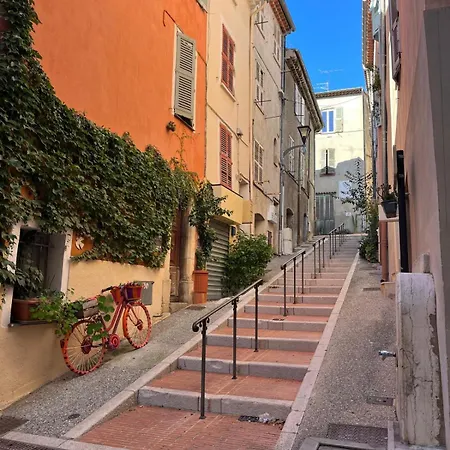 Appartement Parenthèse Dans La Cité Des Potiers Vallauris