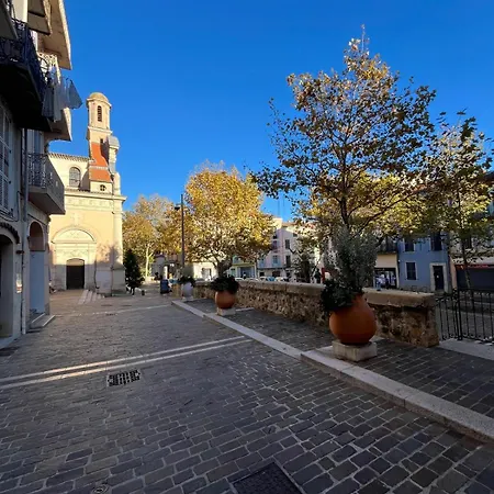Parenthèse Dans La Cité Des Potiers * Vallauris
